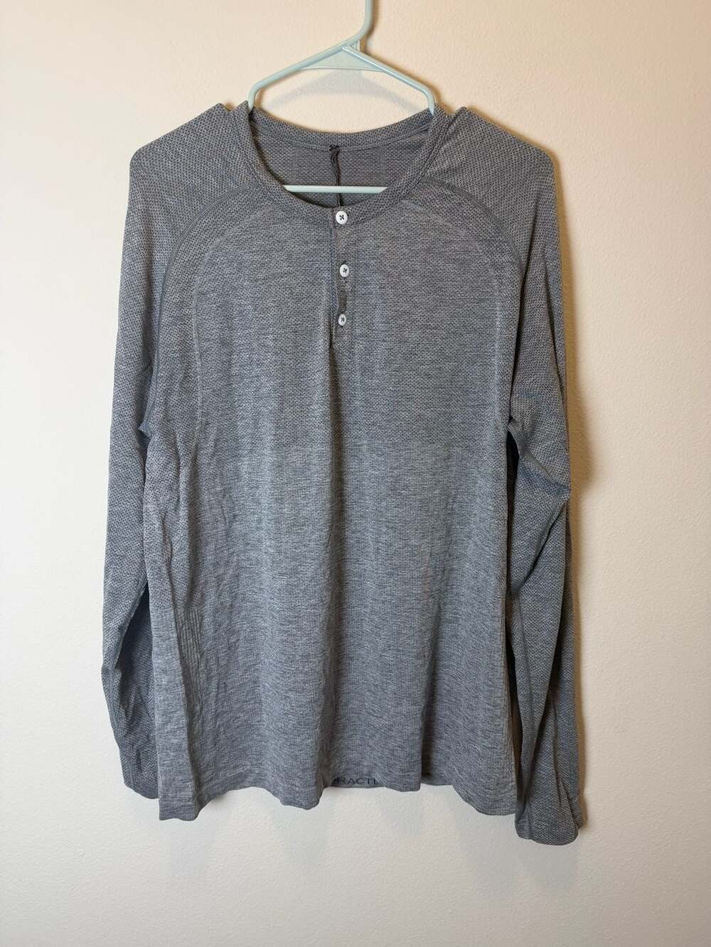 Lululemon Metal Vent Tech Long Sleeve Henley Size L